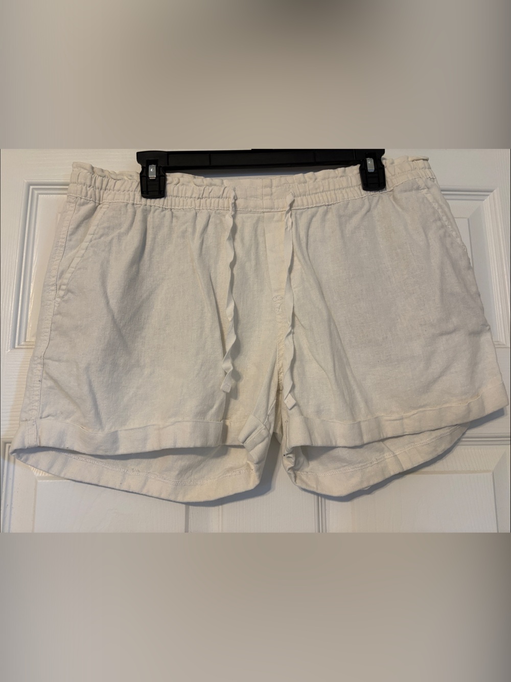 Old Navy White Elastic-Waist Linen Shorts